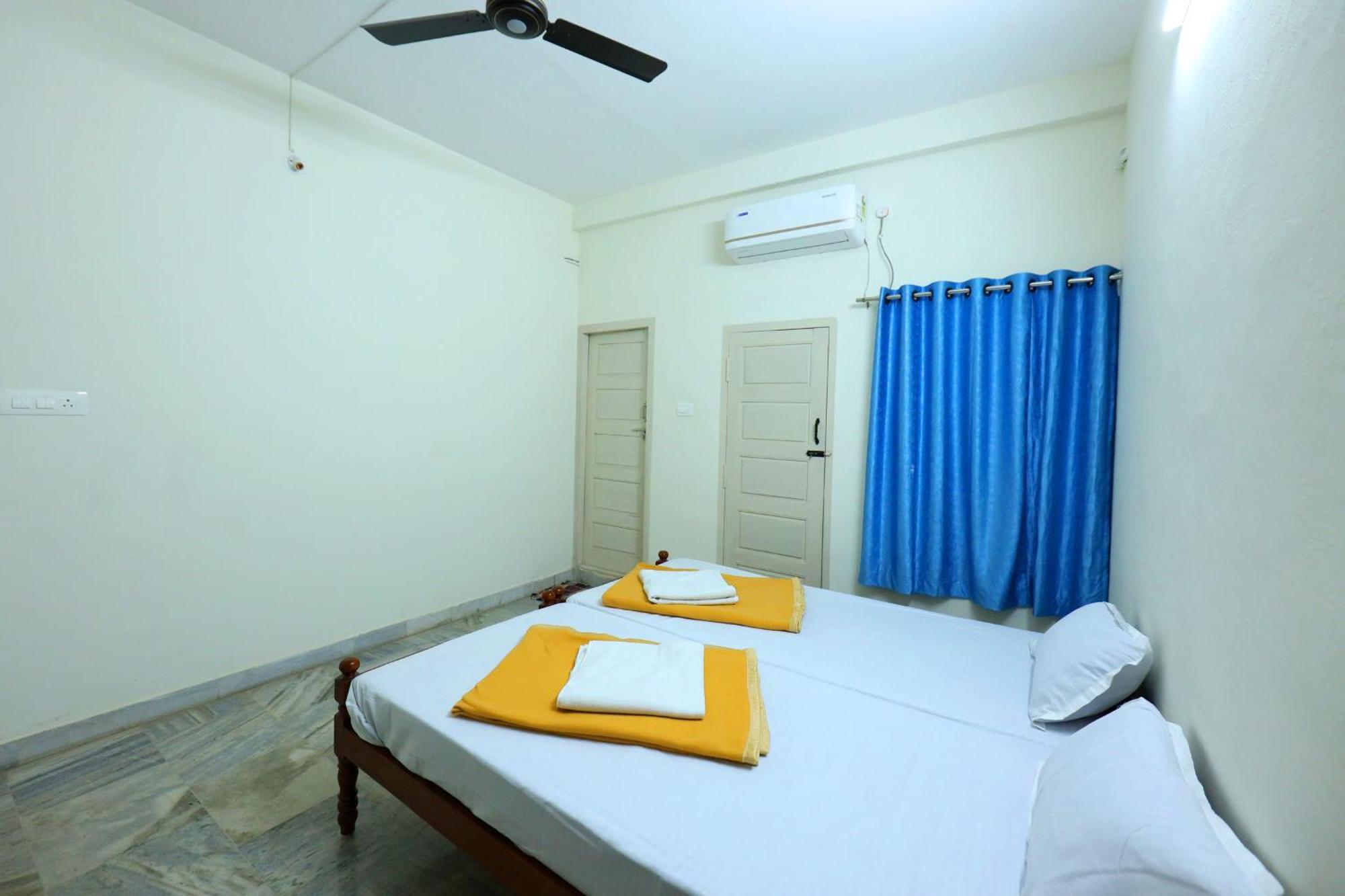 Temple View Residency Hotel Chottanikara Екстериор снимка