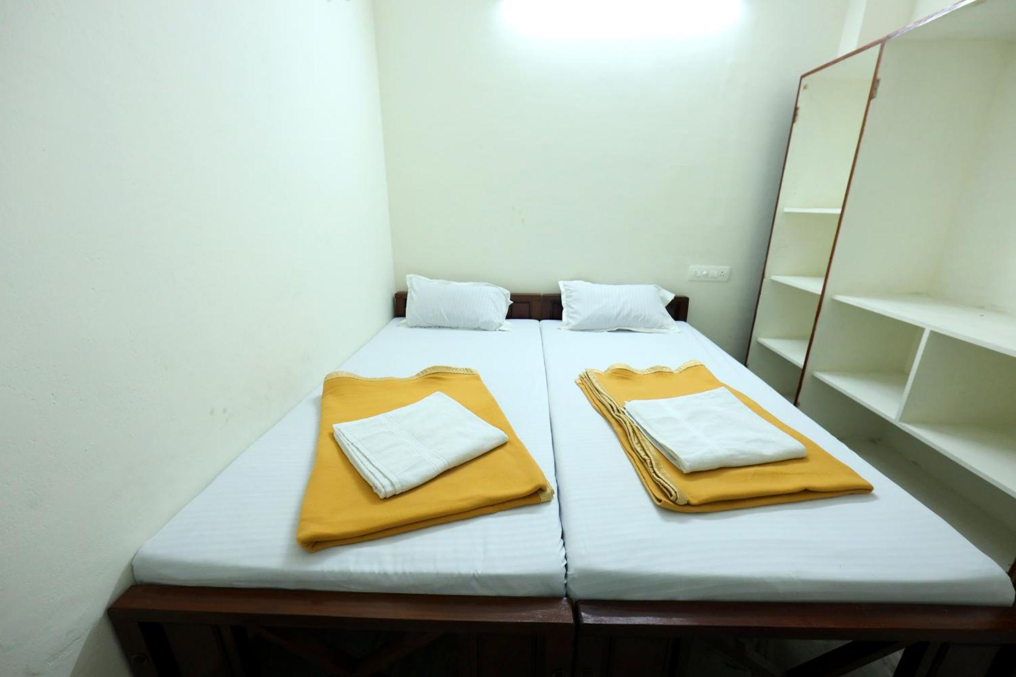 Temple View Residency Hotel Chottanikara Екстериор снимка