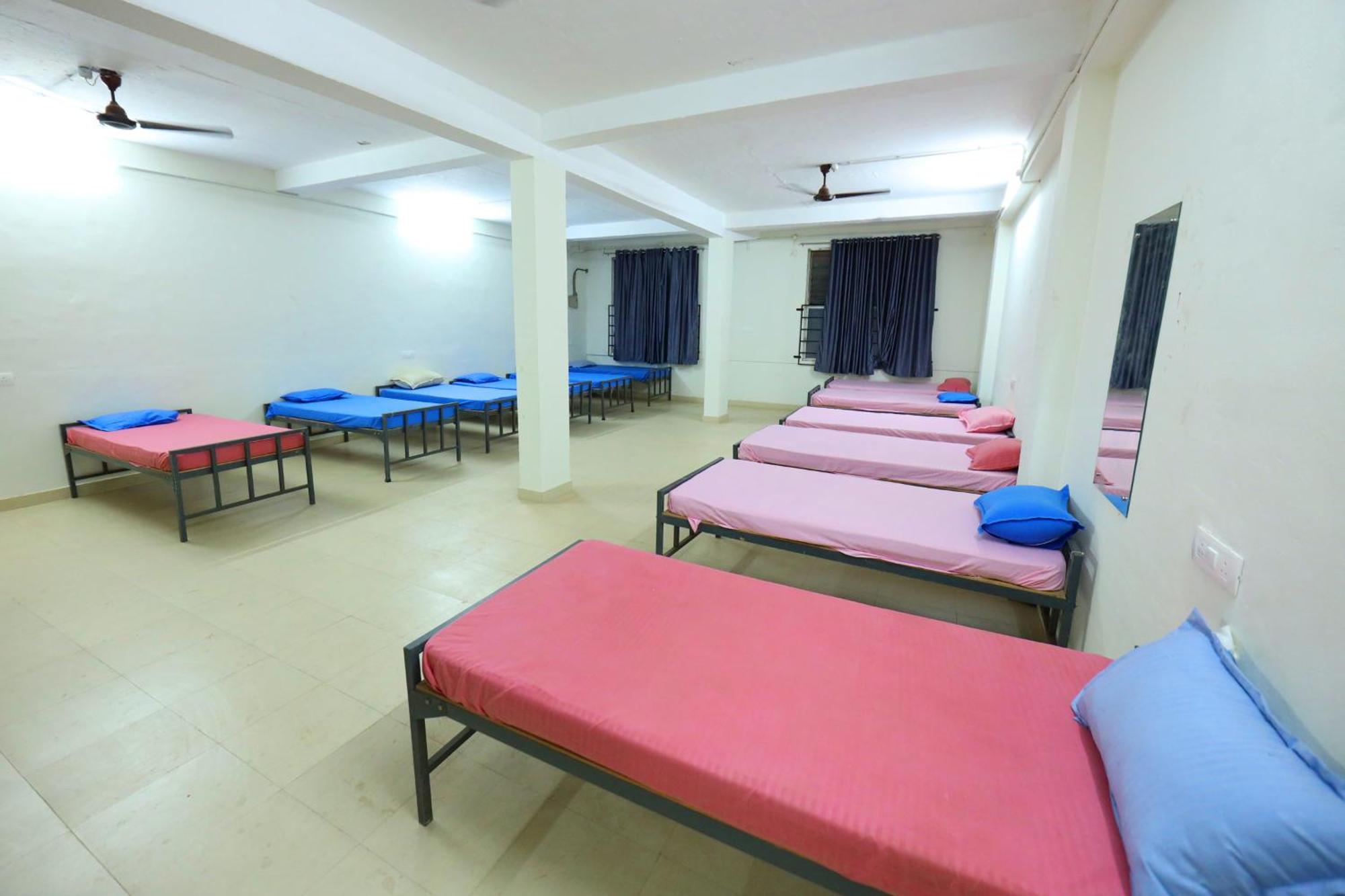Temple View Residency Hotel Chottanikara Екстериор снимка