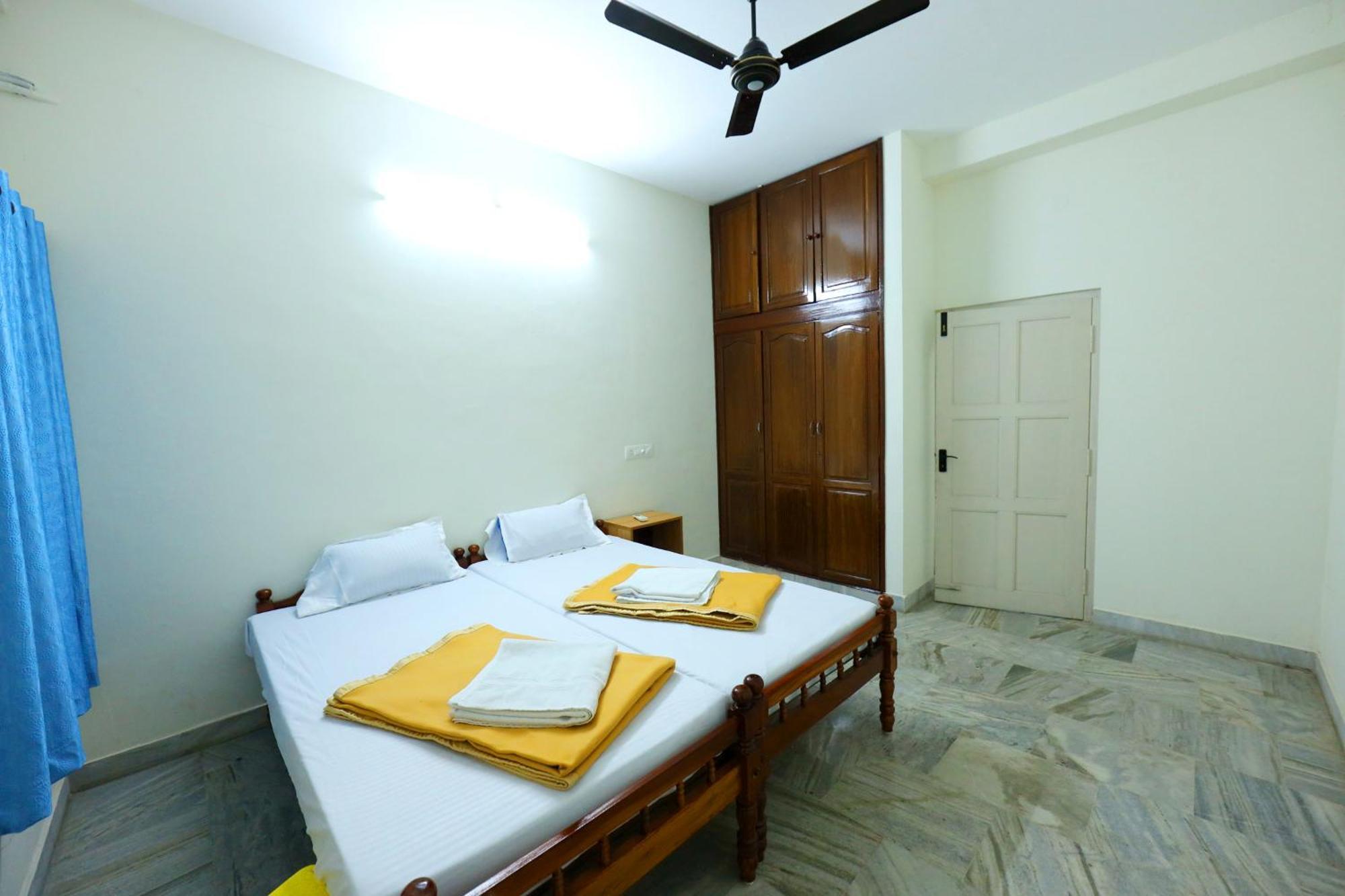 Temple View Residency Hotel Chottanikara Екстериор снимка