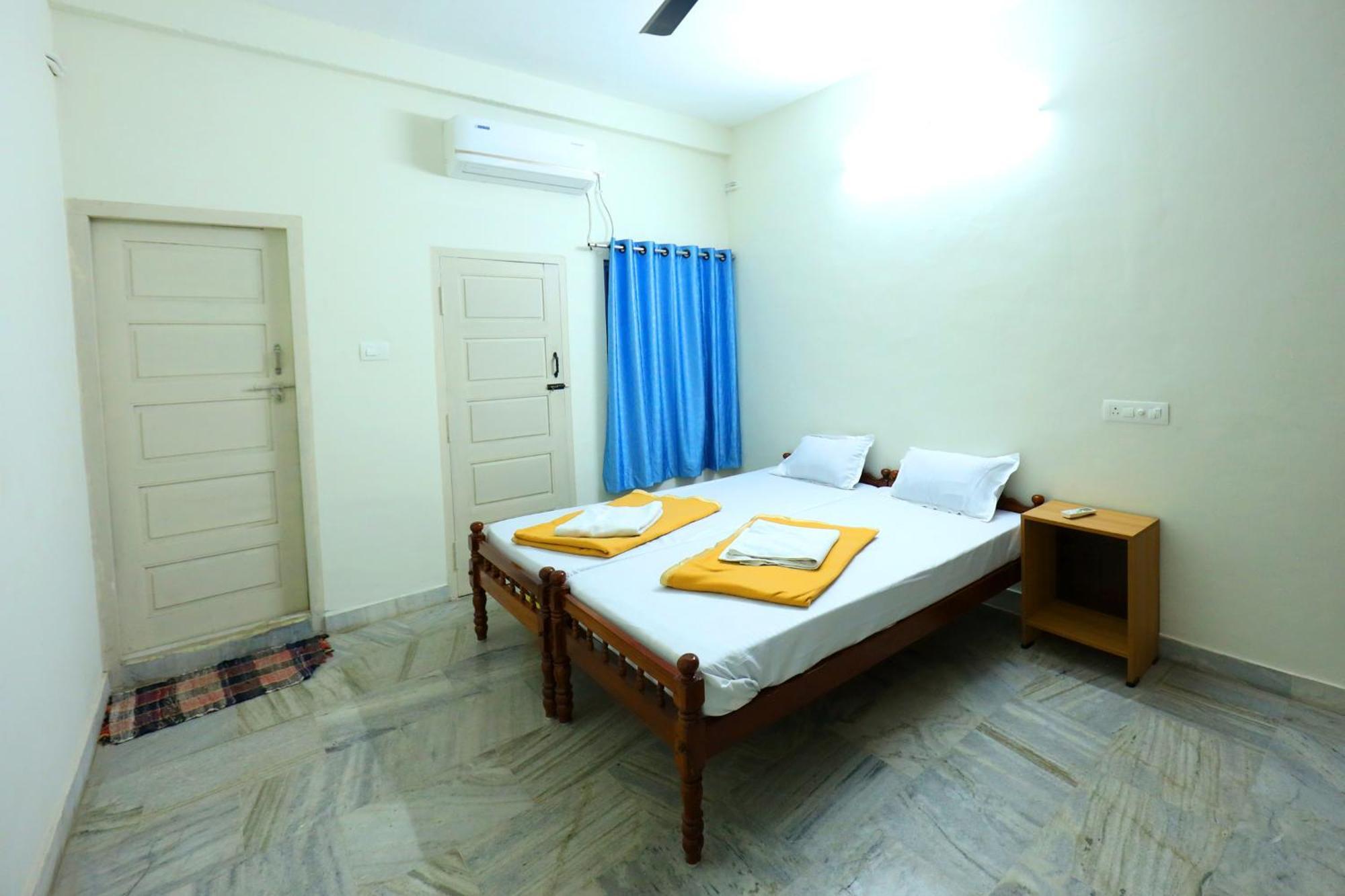 Temple View Residency Hotel Chottanikara Екстериор снимка