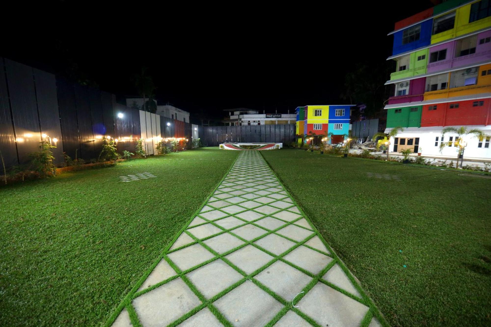 Temple View Residency Hotel Chottanikara Екстериор снимка